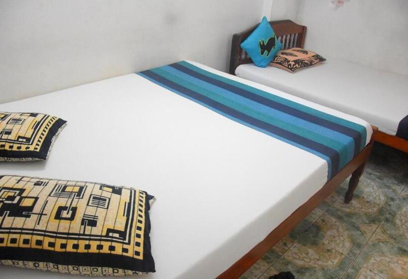 اتاق استاندارد سه نفره, Pahan Guest Anuradhapura