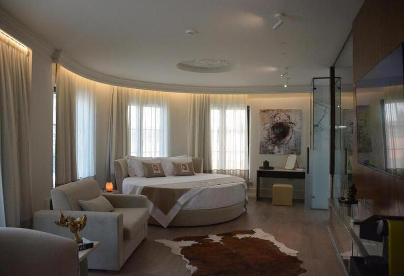 جناح ديلوكس سرير كينج, The Collector Hotel Boutique