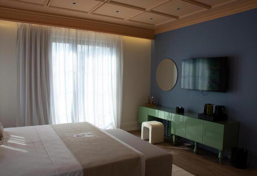 غرفة ديلوكس مطلّة علي البحر, The Collector Hotel Boutique