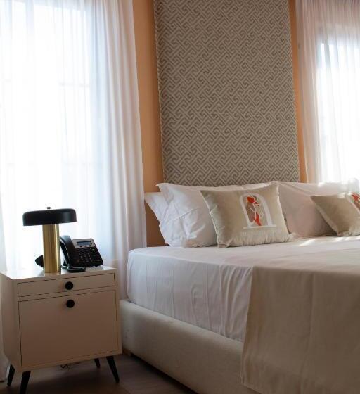 غرفة ديلوكس مطلّة علي البحر, The Collector Hotel Boutique