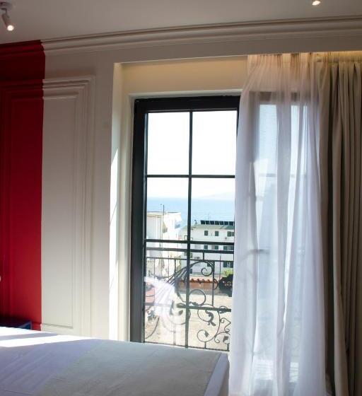 غرفة قياسية, The Collector Hotel Boutique