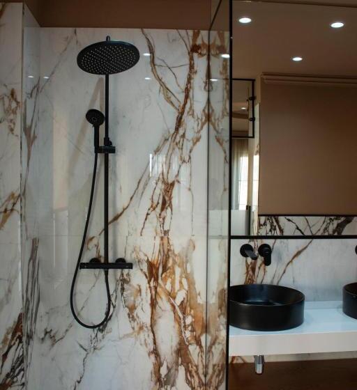 جناح جونيور مزوَّد بشرفة, The Collector Hotel Boutique