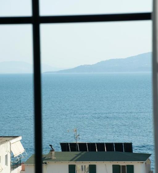 غرفة قياسية مطلّة علي البحر, The Collector Hotel Boutique