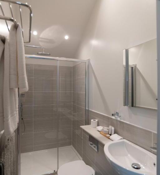 1 Yatak Odalı Ev, King Deluxe Ensuite With Courtyard View Hawking