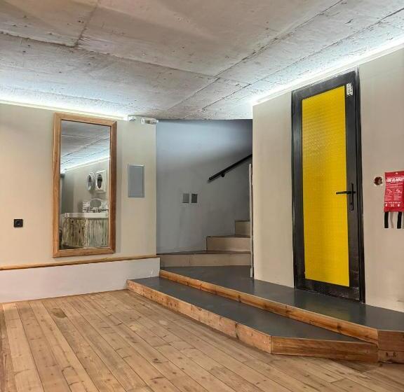 חדר אקונומי, Swed Cab Embassy Hostel