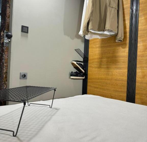 חדר אקונומי, Swed Cab Embassy Hostel