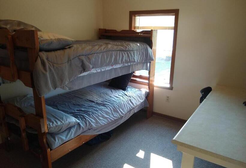 Номер Deluxe, All American Grill B&b Clarion Penn Prime