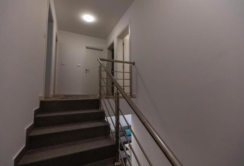 آپارتمان دلوکس 3 خوابه, Apartmani Maira