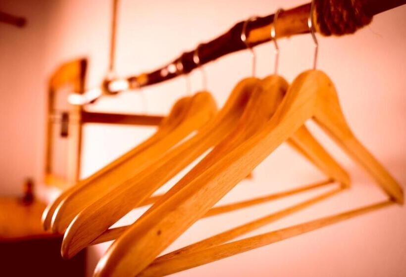 Номер Стандарт Совместная Ванная, Cas Besuro