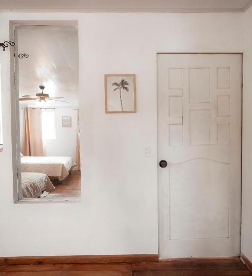 غرفة ديلوكس مطلّة علي البحر, La Caribena Beach House Bocas Del Toro, Isla Colón, Panamá