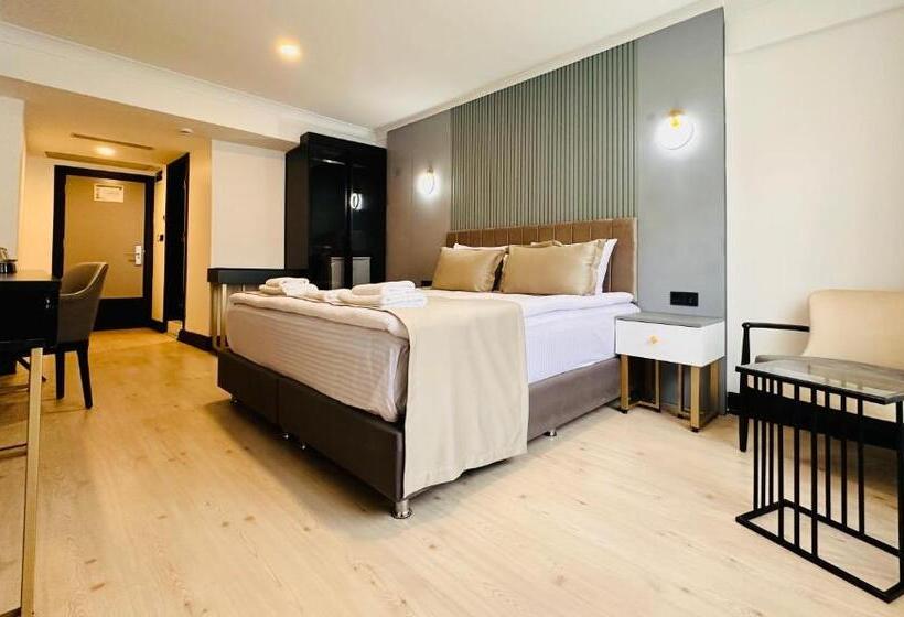 غرفة قياسية, Bless You