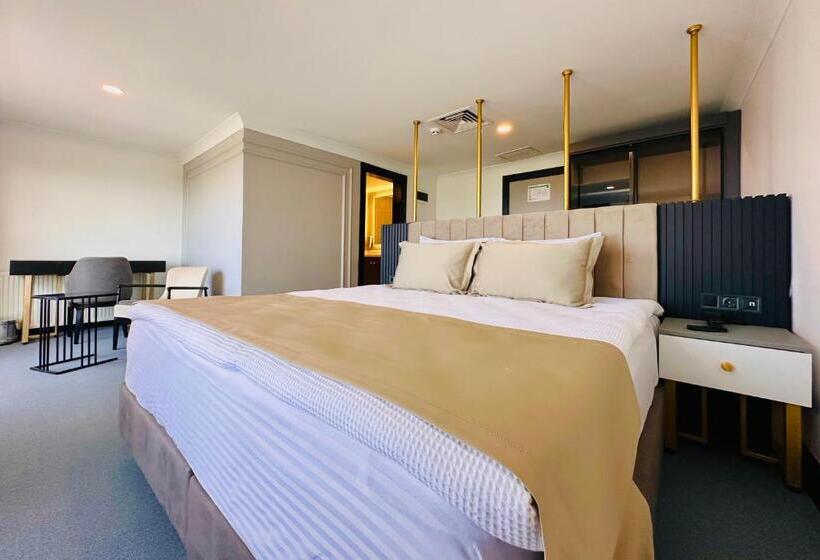 غرفة قياسية, Bless You