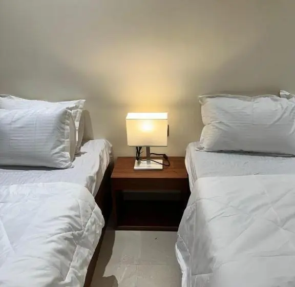 ファミリールーム, Leo Deluxe & Suite Room