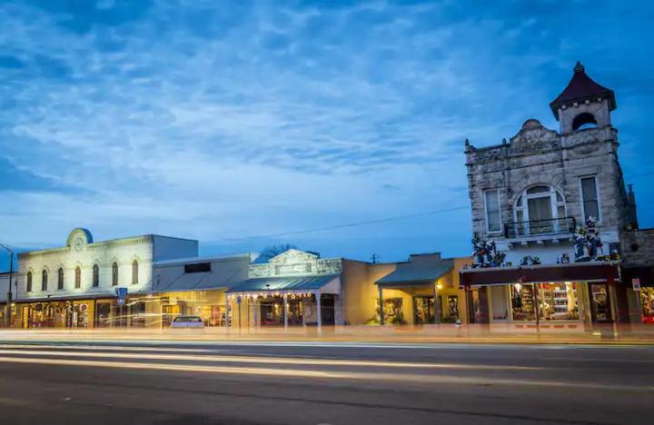 带大床的套房, Walnut House