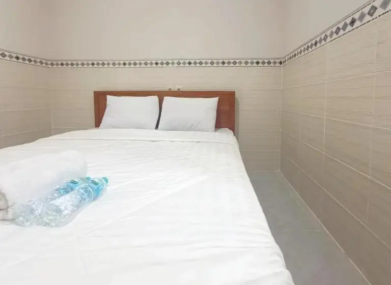 اتاق لوکس, Wisma Mekar Jaya Near Solo Safari Mitra Reddoorz