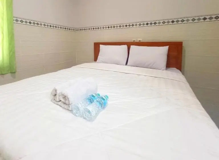 اتاق لوکس, Wisma Mekar Jaya Near Solo Safari Mitra Reddoorz