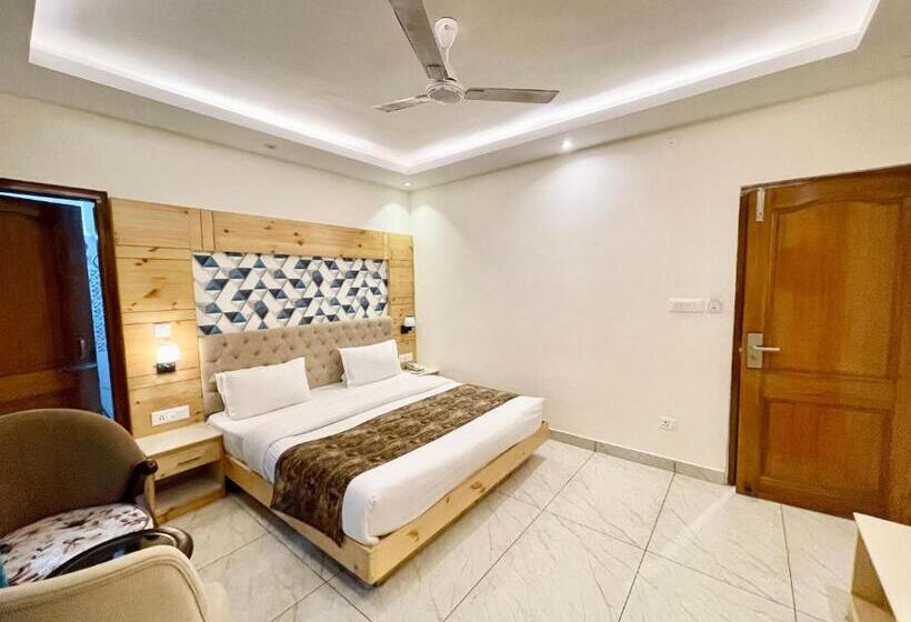 Номер Deluxe, Mountain G ! Mussoorie होटल माउंटेन ஹோட்டல் மலை હોટેલ માઉન્ટેન ਹੋਟਲ ਮਾਊਂਟੇਨ Near Mall Road Hotel Wit