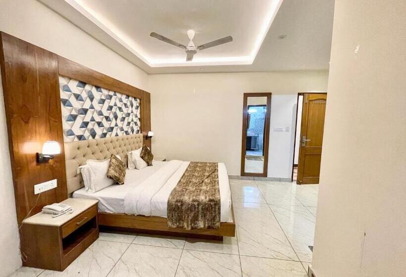 Номер Deluxe, Mountain G ! Mussoorie होटल माउंटेन ஹோட்டல் மலை હોટેલ માઉન્ટેન ਹੋਟਲ ਮਾਊਂਟੇਨ Near Mall Road Hotel Wit