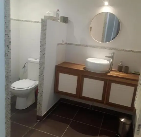 スタンダードルーム, Chambre D Hôte équipée Avec Terrasse Verdoyante