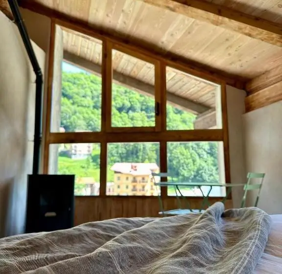 デラックスルーム, The Crissolo Lodge