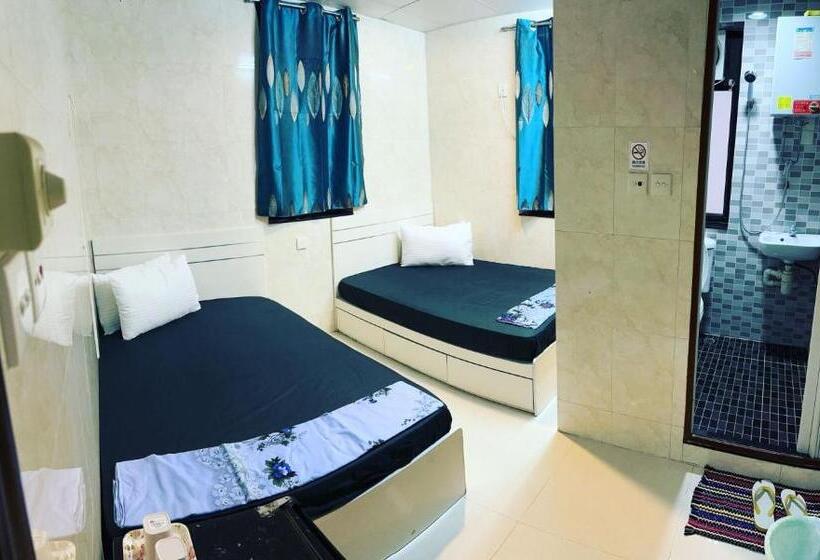 اتاق خانوادگی, Zodiac Lodge