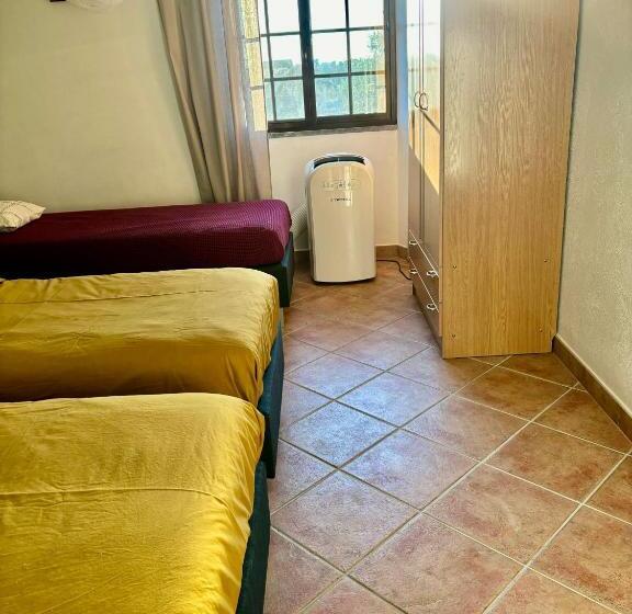 اتاق استاندارد سه نفره, Quinta Monte Da Azinheira