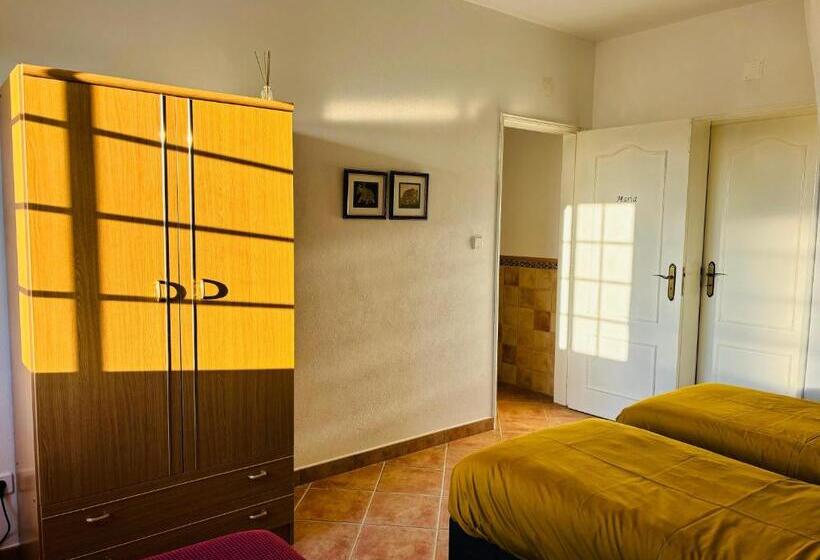 اتاق استاندارد سه نفره, Quinta Monte Da Azinheira