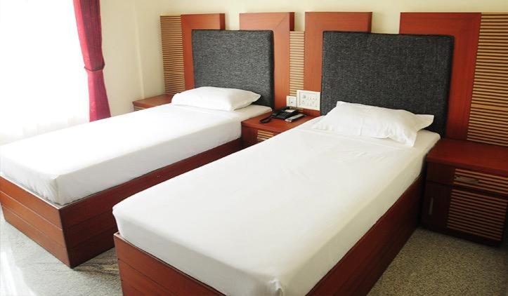 חדר אקונומי, Highway Palace Inn