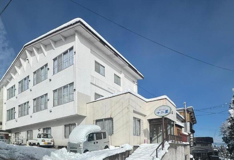 חדר סטנדרט לארבעה, Juniya Myoko