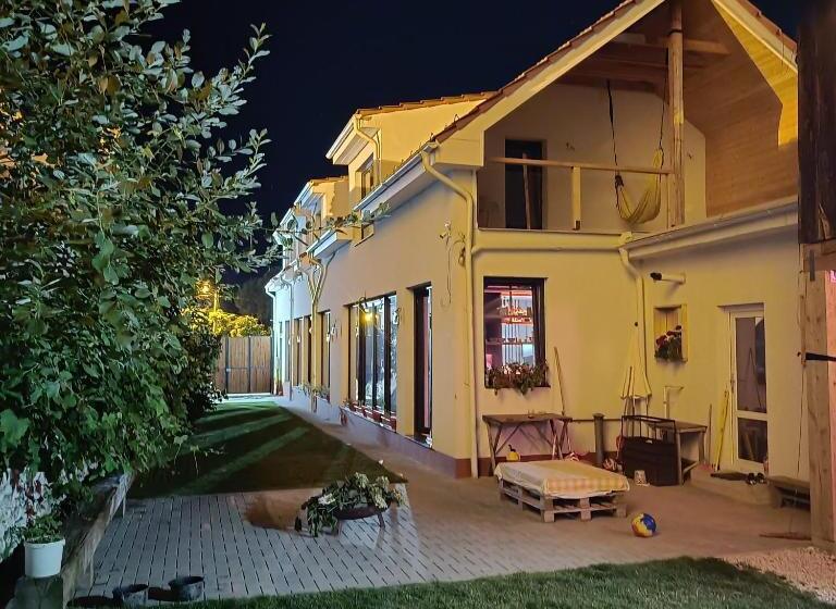 Quarto Estandar, Imperfect Guests House