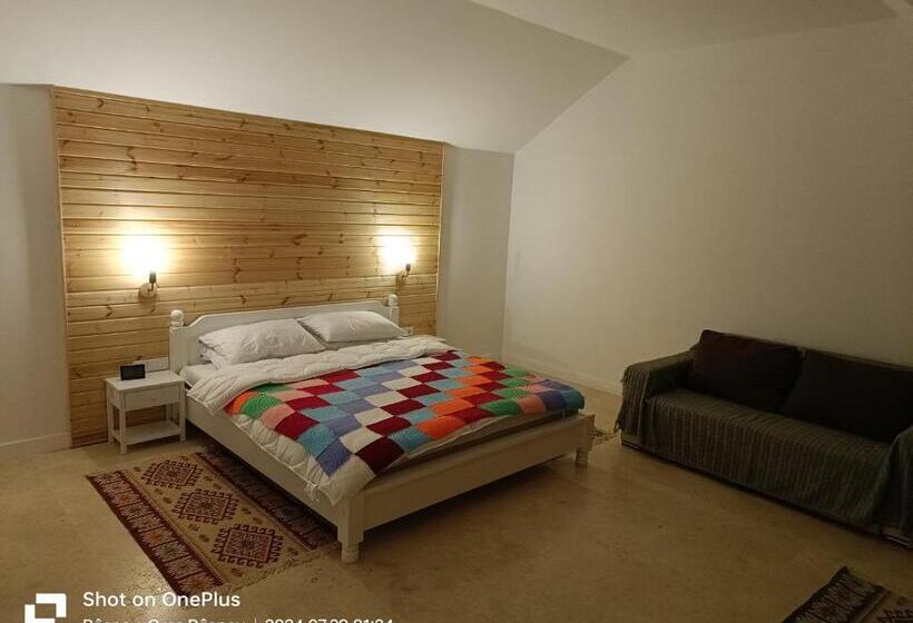 Quarto Estandar, Imperfect Guests House