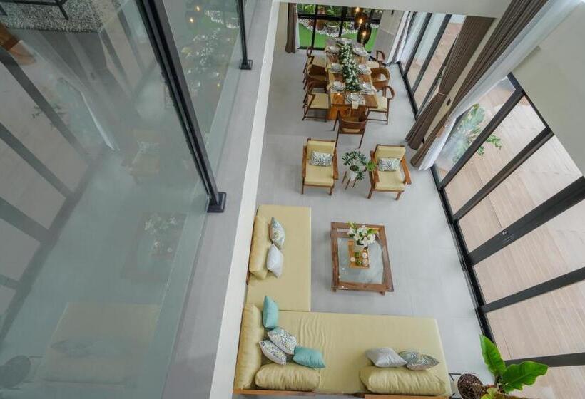 جناح ديلوكس, Damienerose Garden Villa