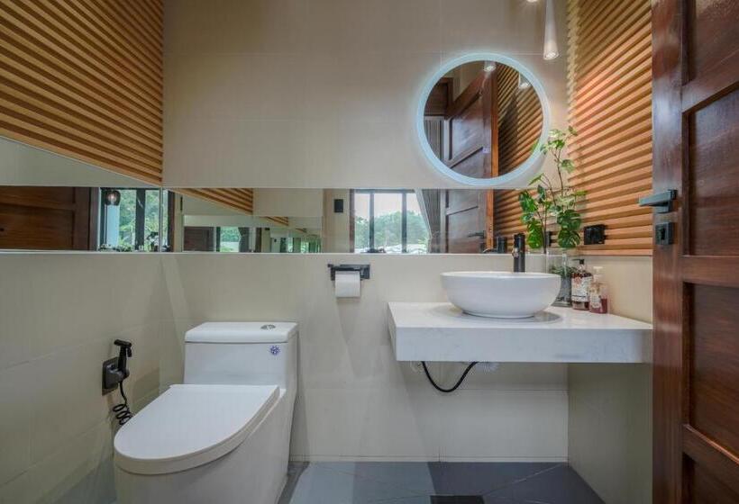 Люкс Повышенной Комфортности, Damienerose Garden Villa