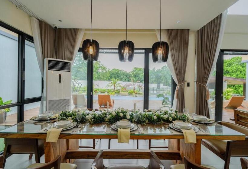 Люкс Повышенной Комфортности, Damienerose Garden Villa