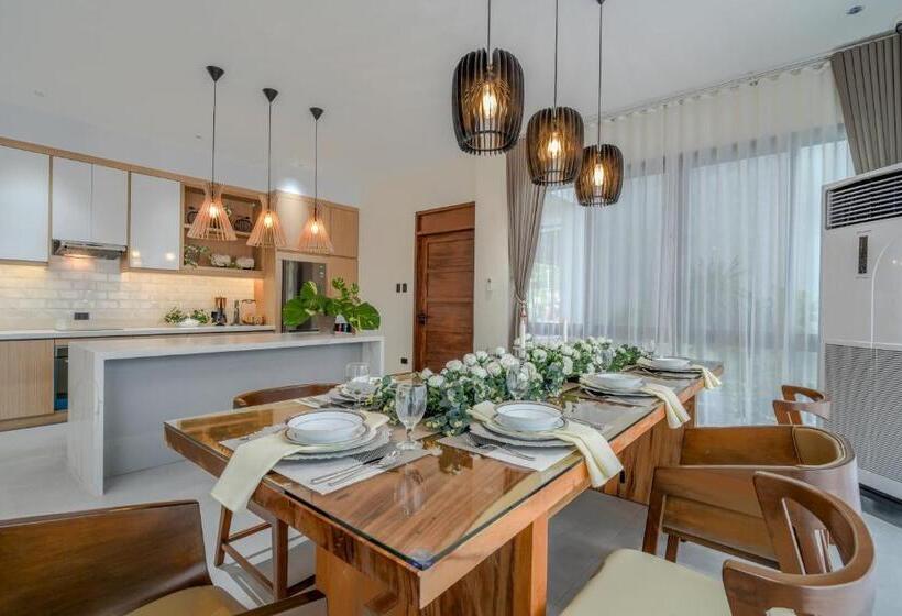 Вилла с 1 спальней и бассейном, Damienerose Garden Villa
