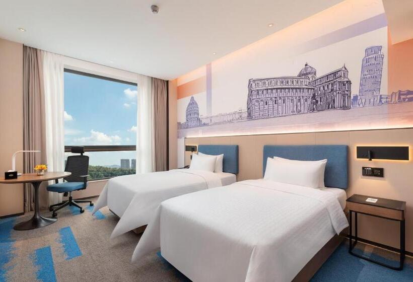 高级大房间, 佛山三龙湾希尔顿欢朋酒店