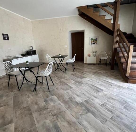 标准三人间, Bea B&b