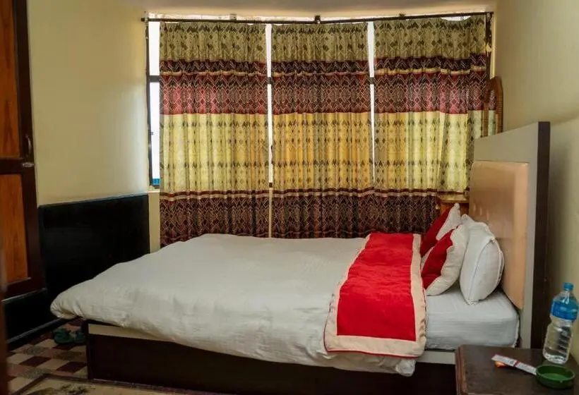 اتاق اکونومی, Laxmi Lodge, Charikot