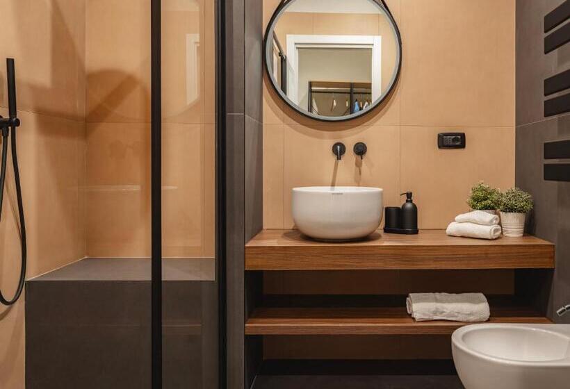 اتاق استاندارد, Almica24