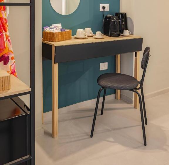 اتاق استاندارد با بالکن, Almica24