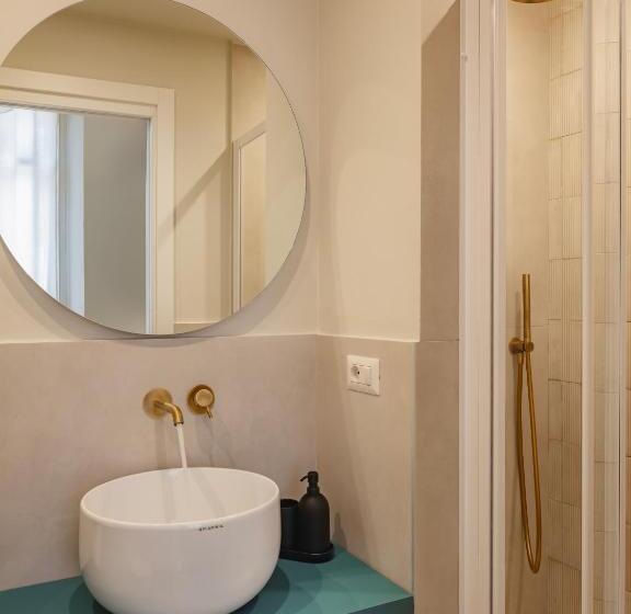 اتاق استاندارد با بالکن, Almica24