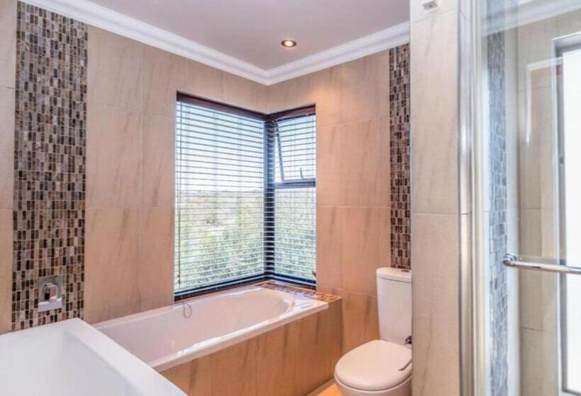 غرفة ديلوكس سرير كينج, Fairview Manor