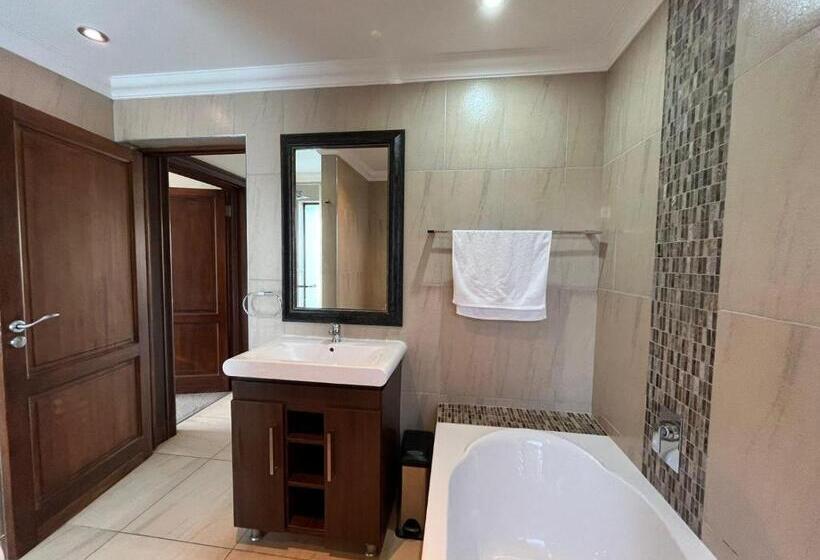 غرفة قياسية, Fairview Manor