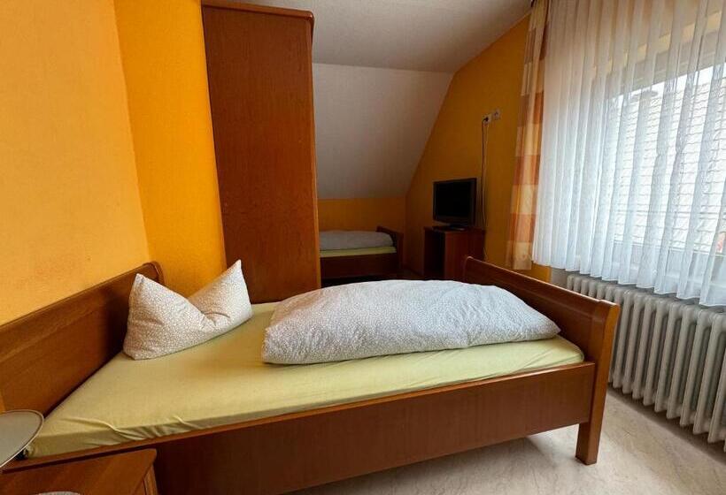 Номер Стандарт, Zur Goldenen Krone Pension Stadtallendorf
