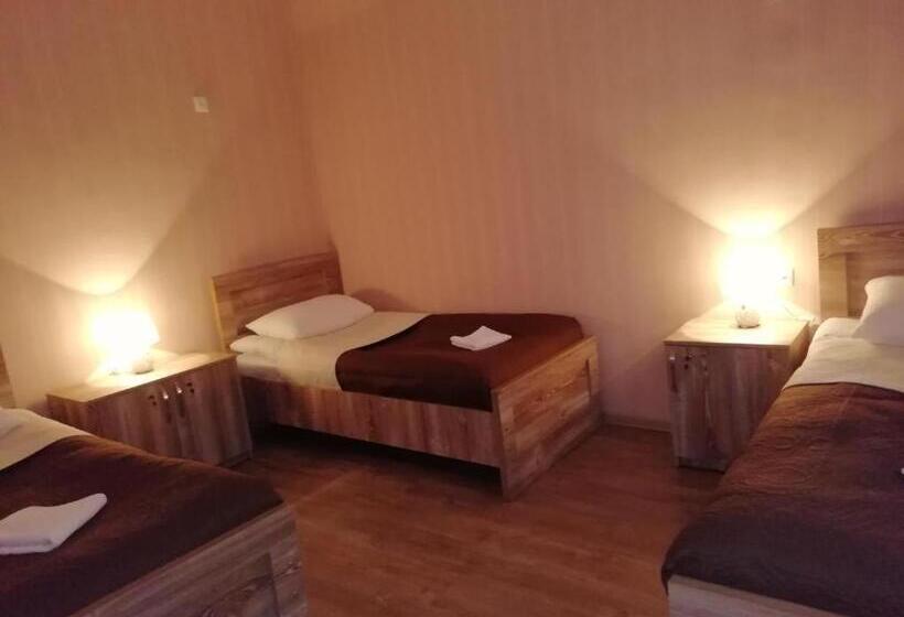 Economy Triple Room, Guest House Elena