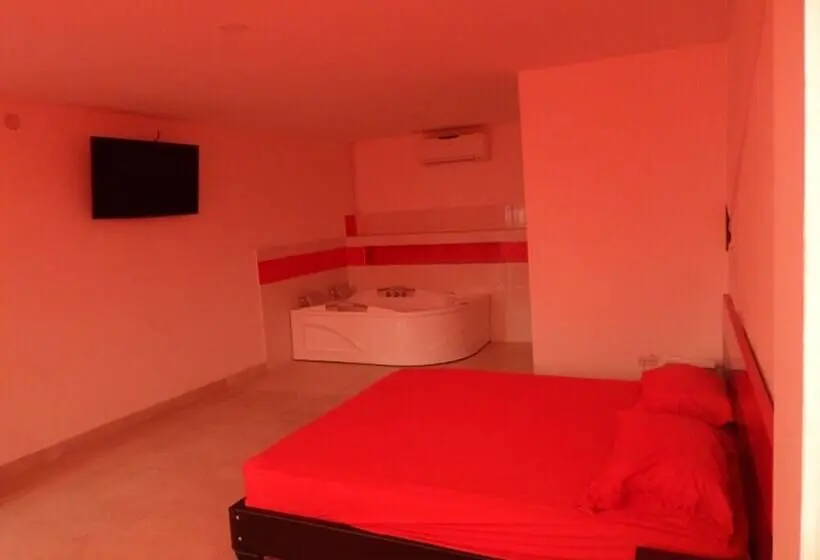 سوئیت با وان آب گرم, Apartahotel Barcelot
