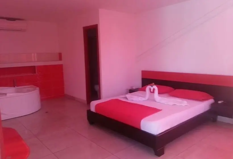 سوئیت با وان آب گرم, Apartahotel Barcelot