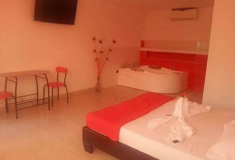 سوئیت با وان آب گرم, Apartahotel Barcelot