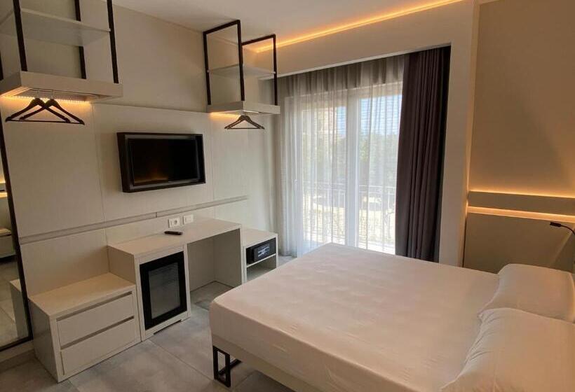 Comfort room with balcony, Aether Suites Tropea   Free Private Parking