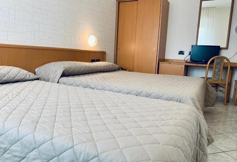 חדר דלוקס לשלושה, San Giorgio